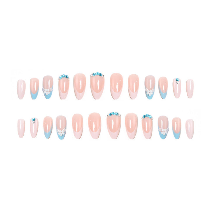 Artificial nails with floral accents and gradient Kalsten