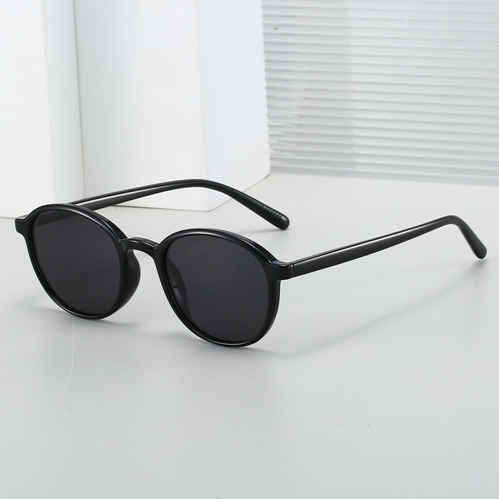 Ladies fashionable sunglasses in classic oval design Kalsten