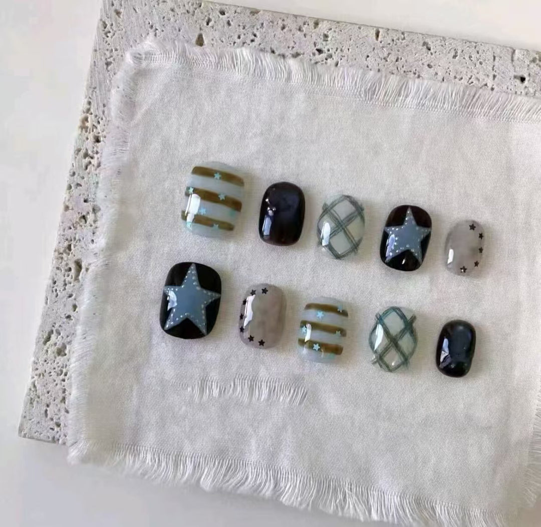 Trendy Graphic Nail Art Set Kalsten