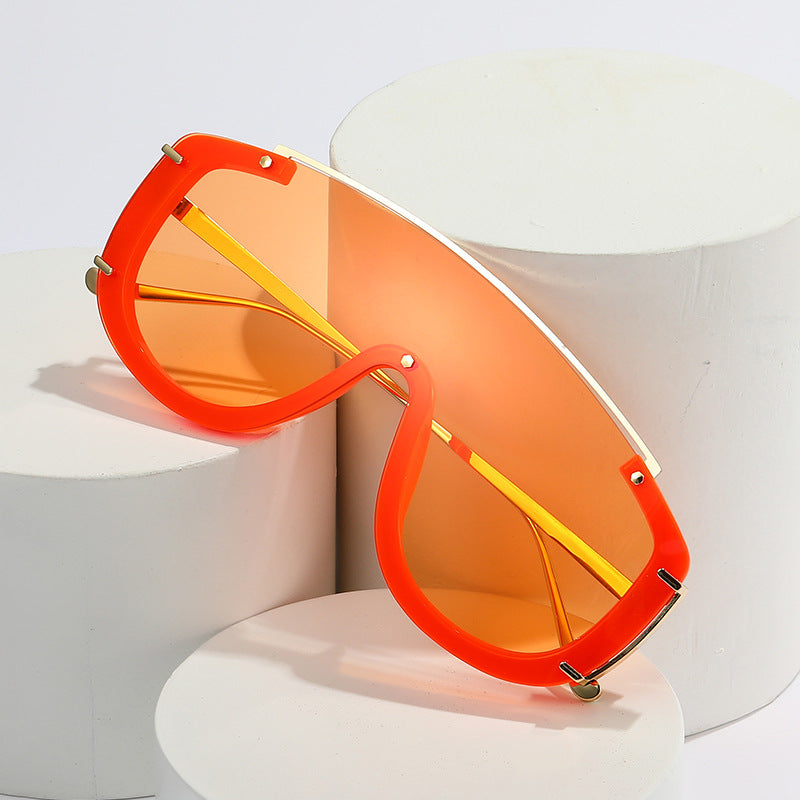 Fashion-Forward Futuristic Shield Sunglasses Kalsten
