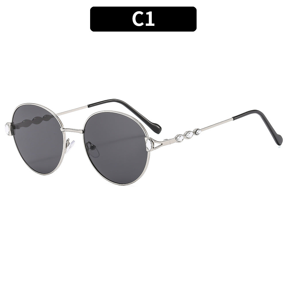 Chic Round Frame Sunglasses