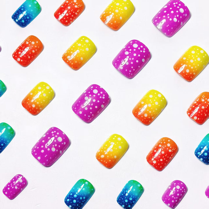 Artificial nails in spectacular ombre design Kalsten