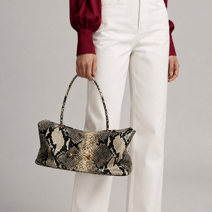 Elegant Crocodile Texture Shoulder Bag