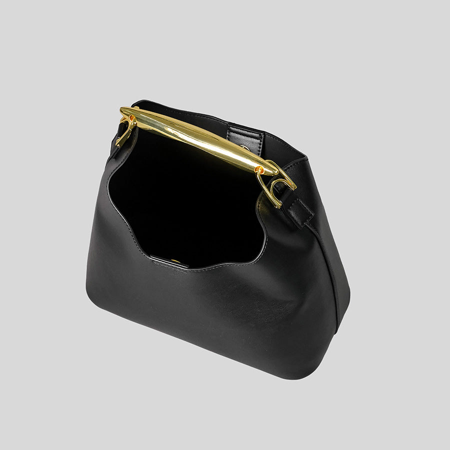 Modern Minimalist Handbag  1790618832