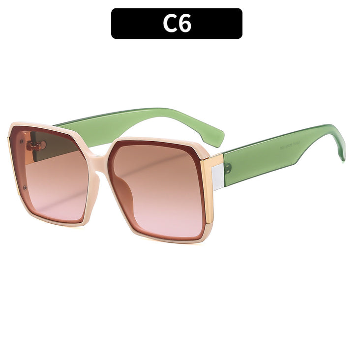 Retro-Inspired Oversized Square Sunglasses