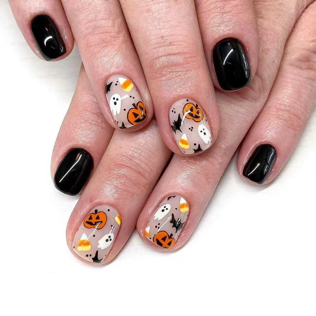 Holiday-Themed Press-On Nail Art Kalsten