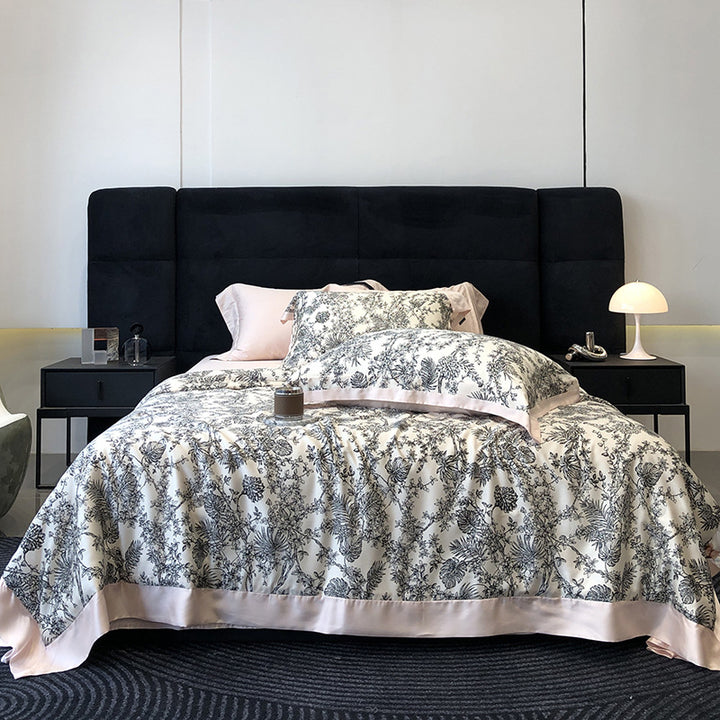 Elegant bedding set made of high-quality cotton satin with fine Toile-de-Jouy motif and satin trim