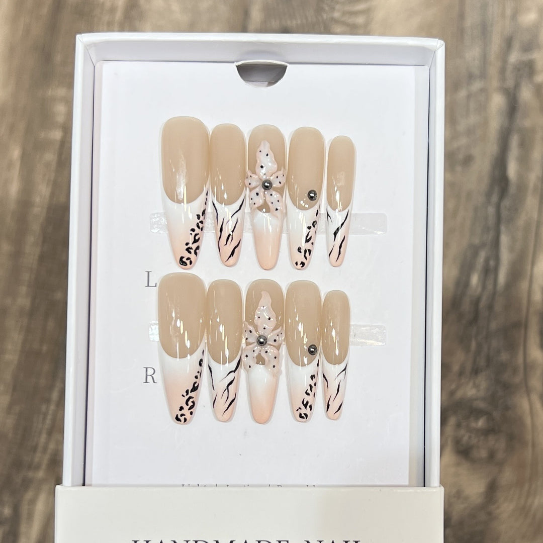 Artistic Stiletto Nail Art Set with Elegant Decorative Elements Kalsten