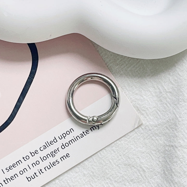 Minimalist Metal Keyring kalsten