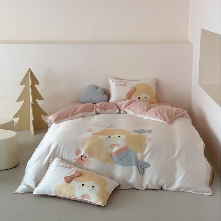 Child bedding set with cute penguin design made of soft cotton satin and extra soft pillow