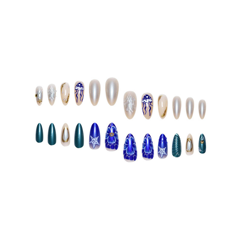 Artistic Beach-Inspired Press-On Nail Art Kalsten