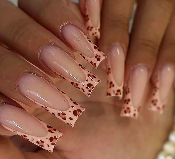 Artistic Nail Design Kalsten