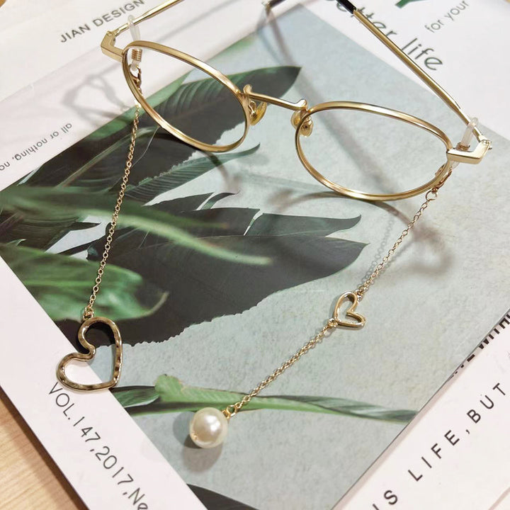 Heart-Shaped Pearl Accent Eyewear Chain Kalsten