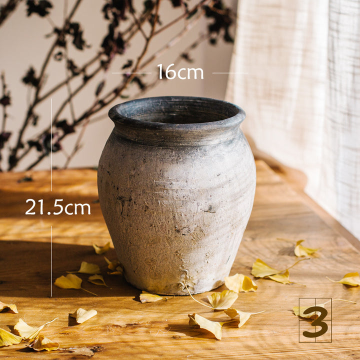 Rustic ceramic pot with handmade design Kalsten