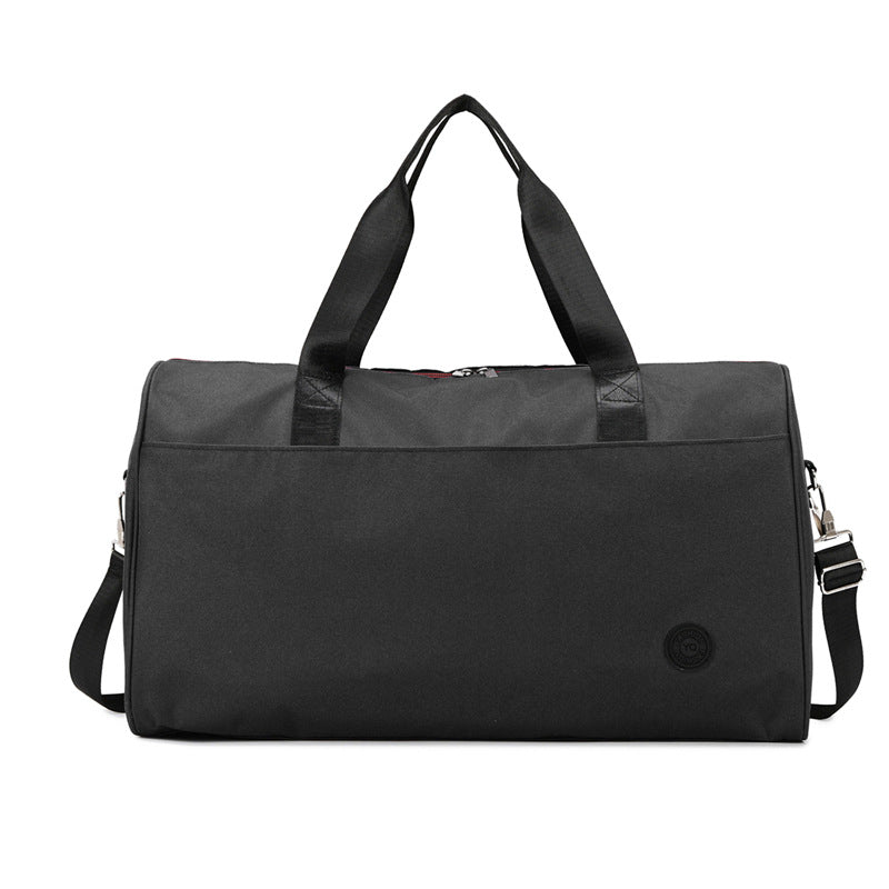 Sporty travel bag with sturdy carrying handles and removable shoulder strap Kalsten