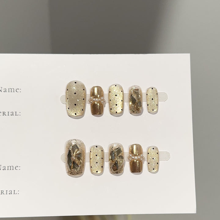 Luxurious Decorative Press-On Nail Set