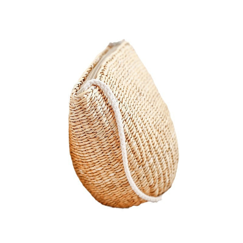 Handcrafted straw clutch with elegant design Kalsten
