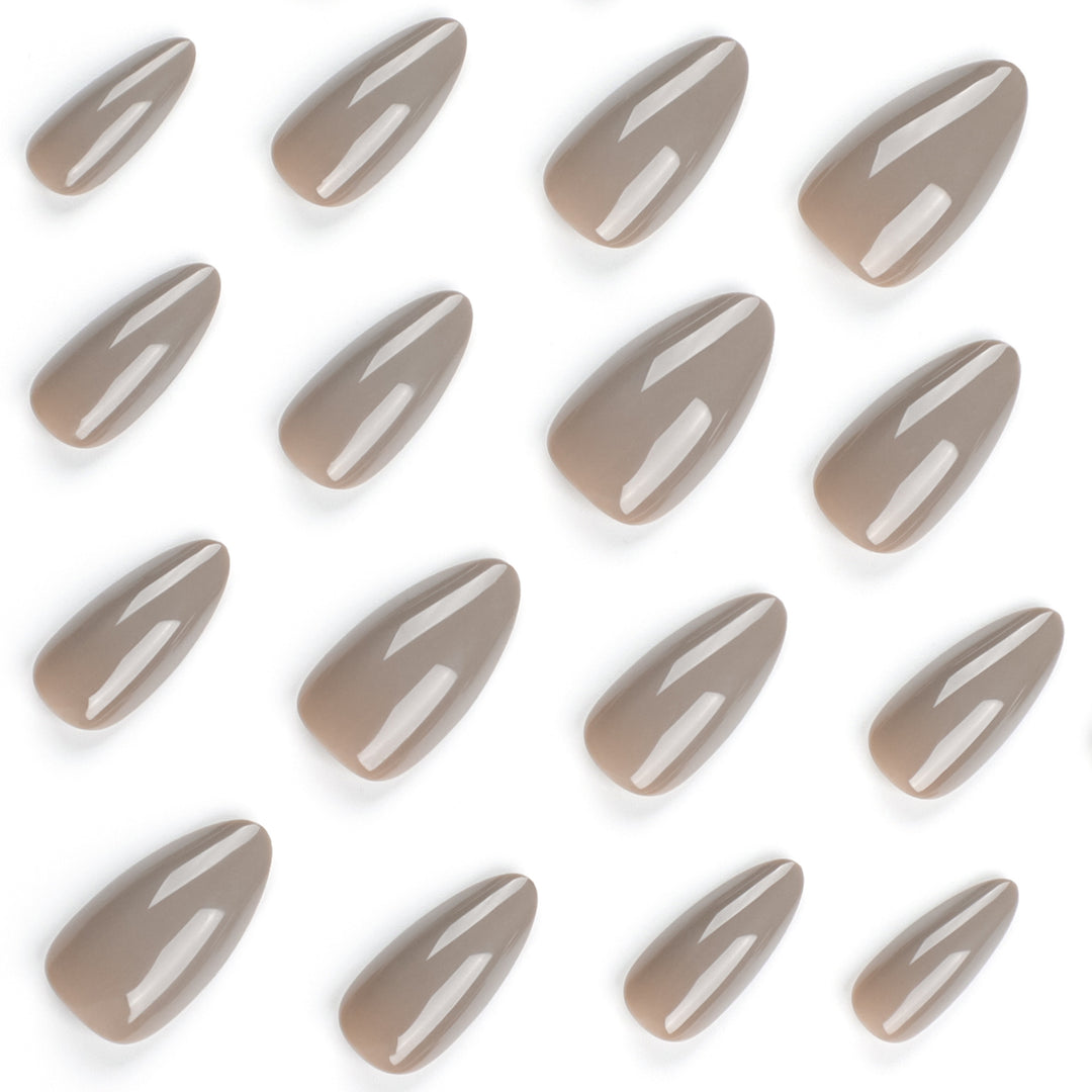 Artistic stiletto nails with elegant high-gloss finish Kalsten