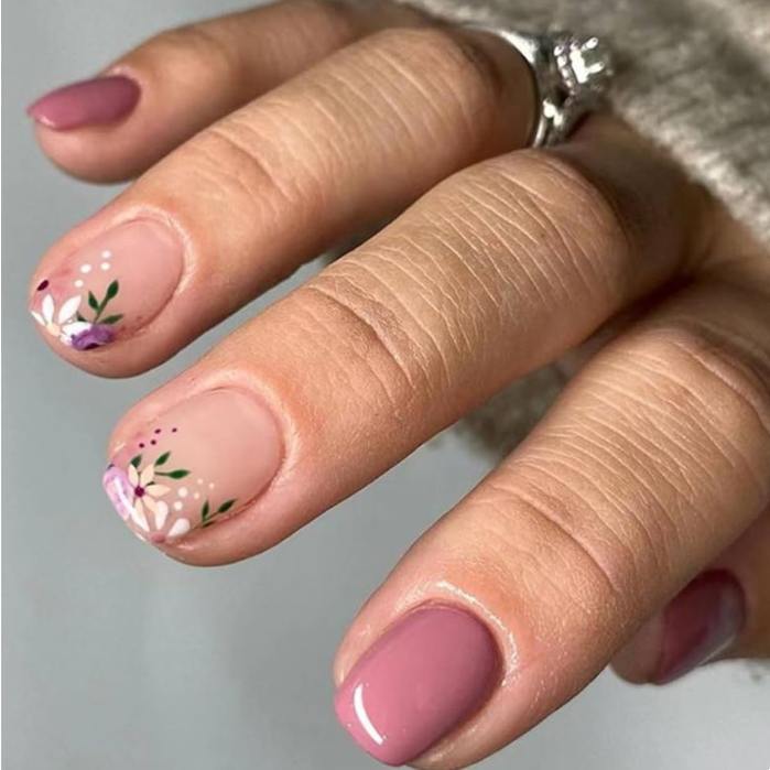 Artistic Floral Nail Design Press-On Set Kalsten