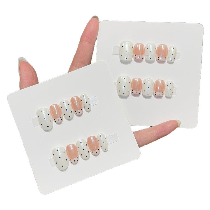 Artificial Nail Tips in Elegant Design Kalsten