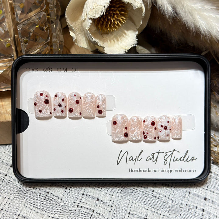 Artistic Press-On Nail Art Set with Unique Design Kalsten