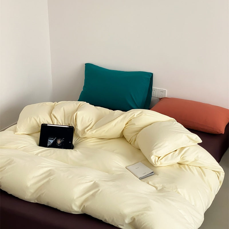 Bedding set made of soft cotton microfiber with quilted comforter