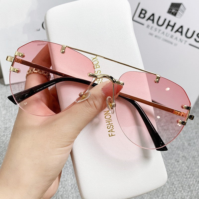 Women modern pilot sunglasses with gradient lenses and slim metal frame Kalsten