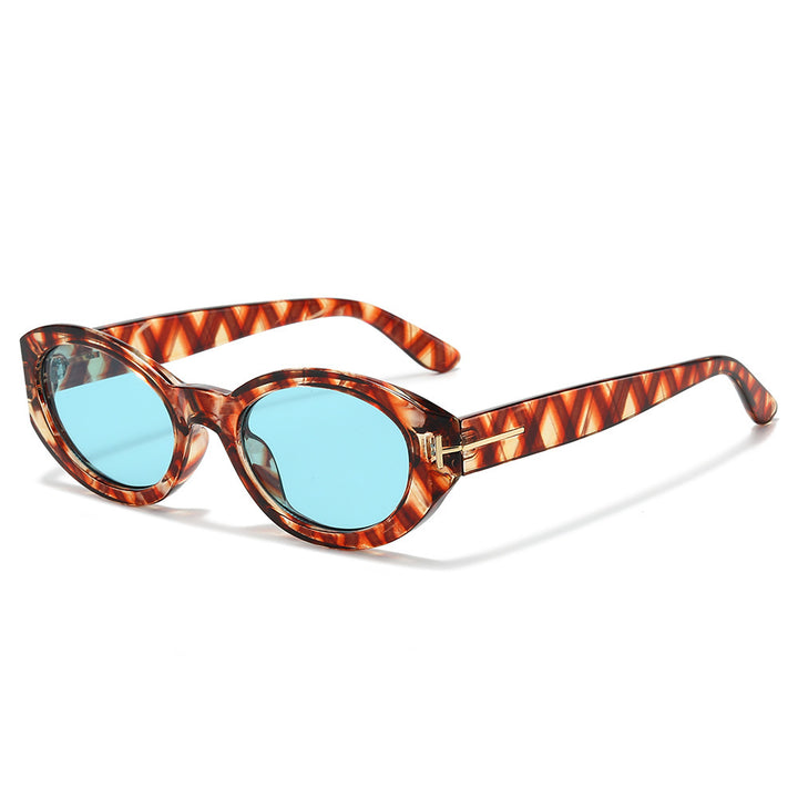 Chic Cat-Eye Sunglasses with Retro Tortoiseshell Frame Kalsten