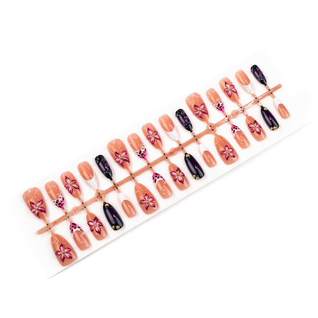 Artistic Floral Press-On Nail Set 1790738682