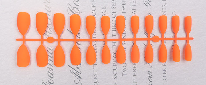 Stiletto Press-On Nail Set Kalsten