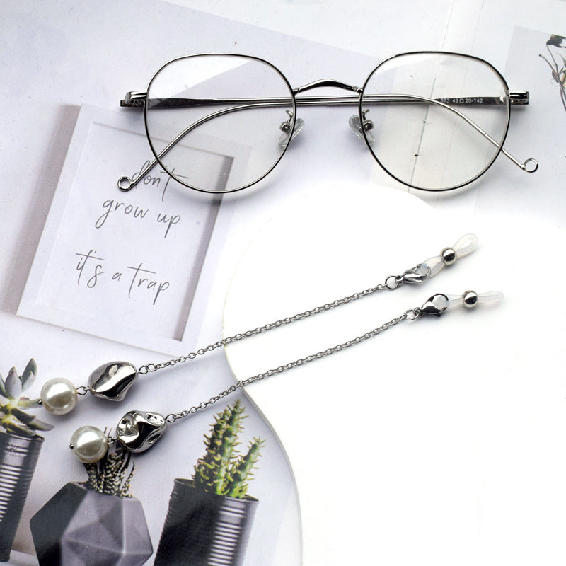 Elegant Eyewear Chain with Pearl Accents Kalsten