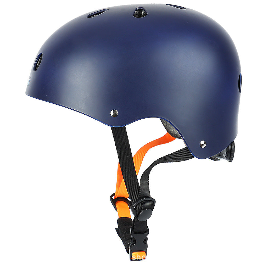 low-profile multi-sport helmet with EPS impact-absorbing liner and adjustable chin strap Kalsten