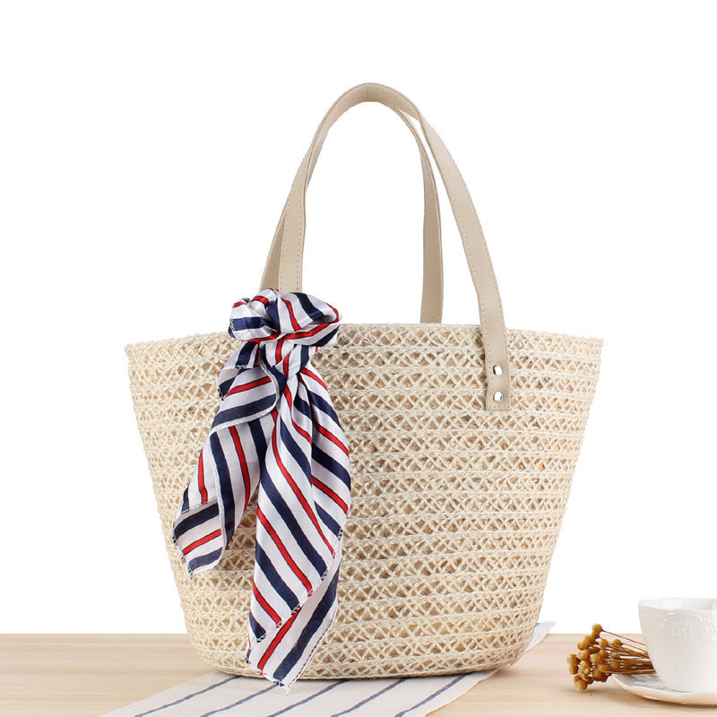 Straw bag with stylish knot closure Kalsten