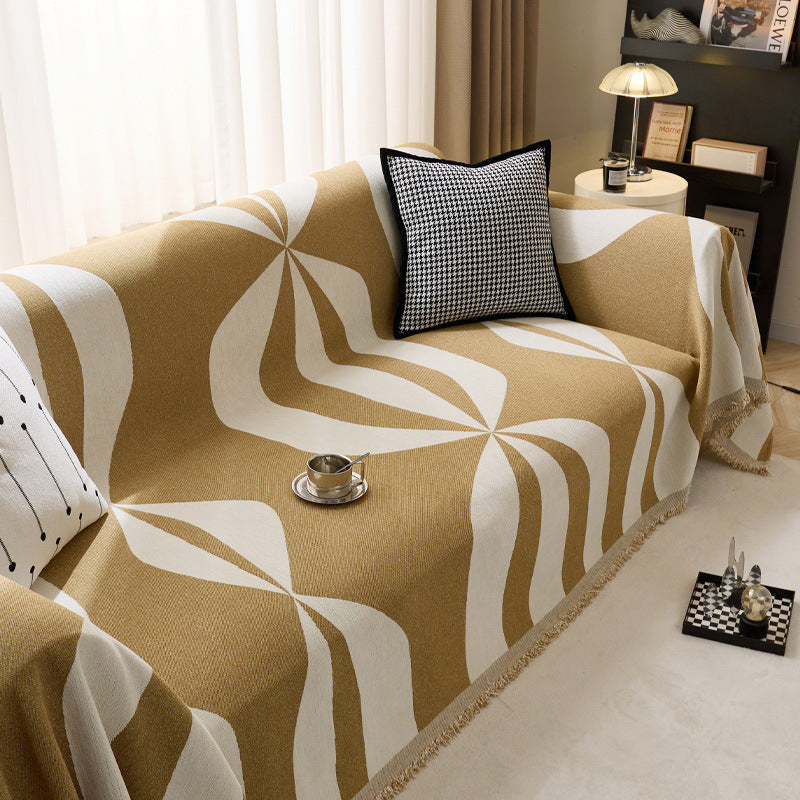 Chic Geometric Patterned Throw Blanket