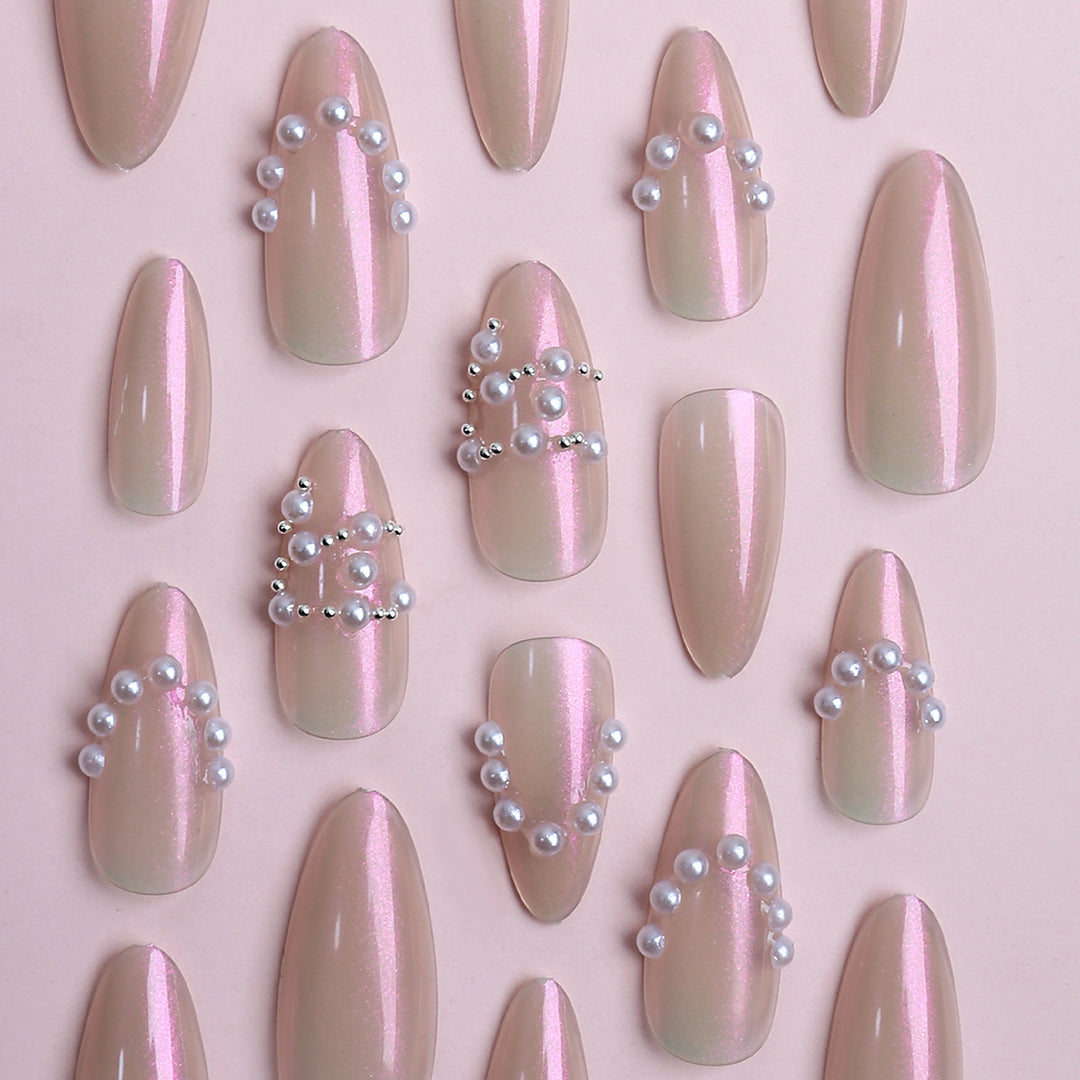 Elegant gel nails with pearl decoration Kalsten