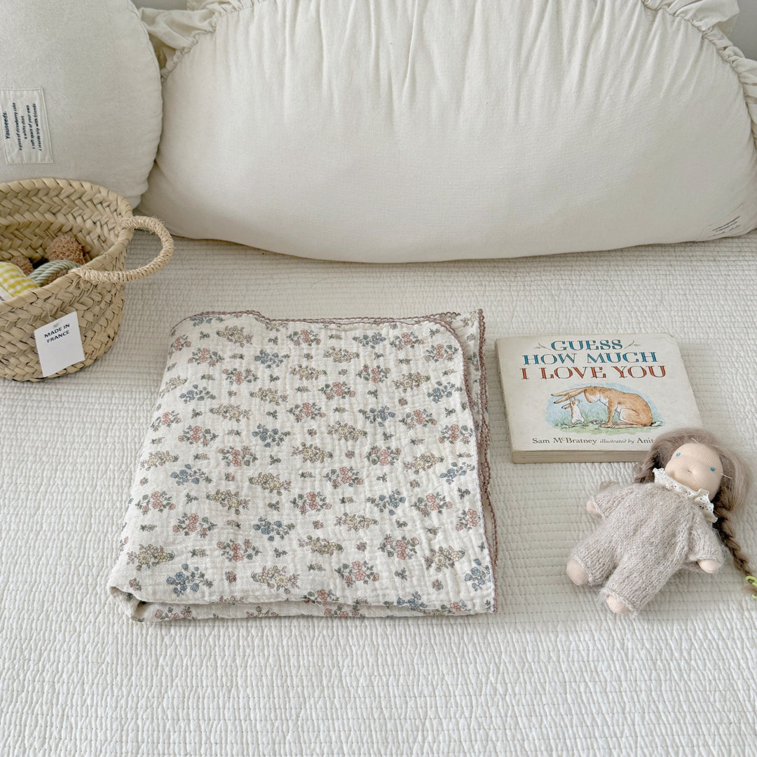 Unisex Cozy Muslin Blanket with Delicate Flower Pattern Kalsten