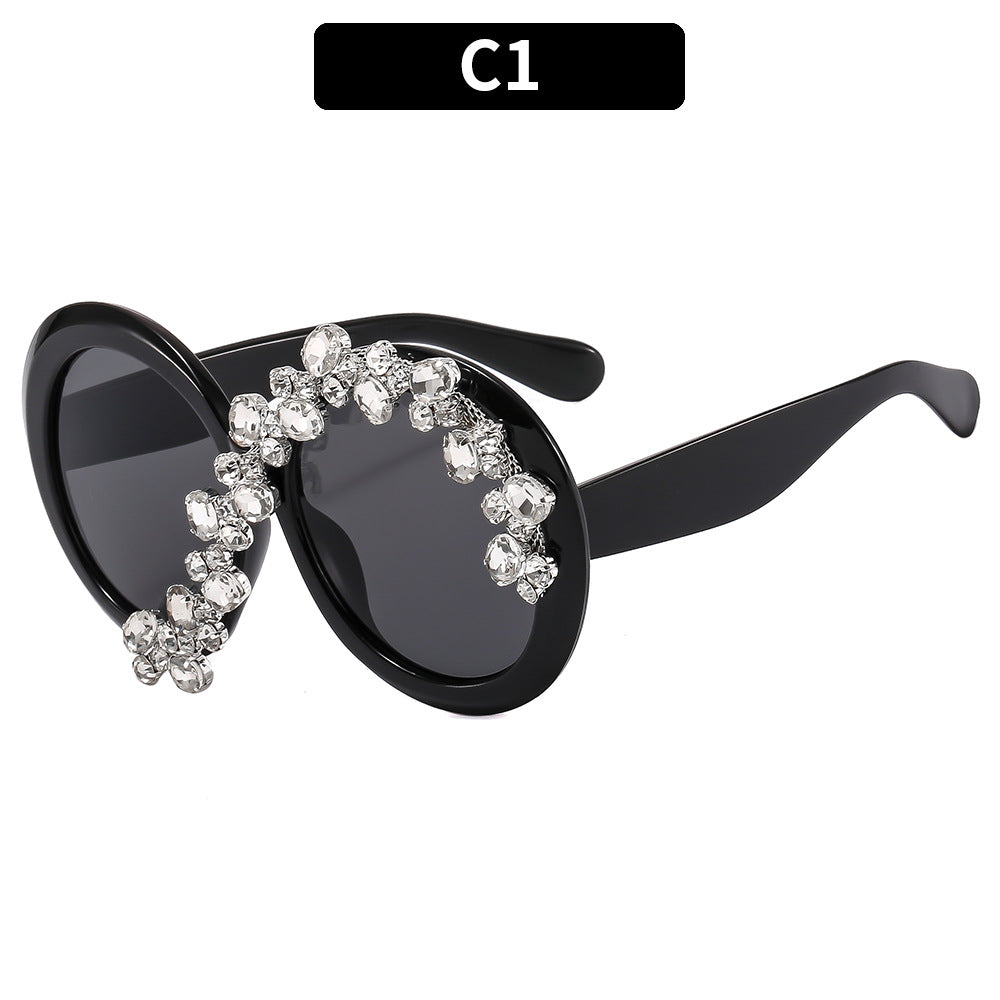 Glamorous Cat-Eye Sunglasses with Rhinestone Accents