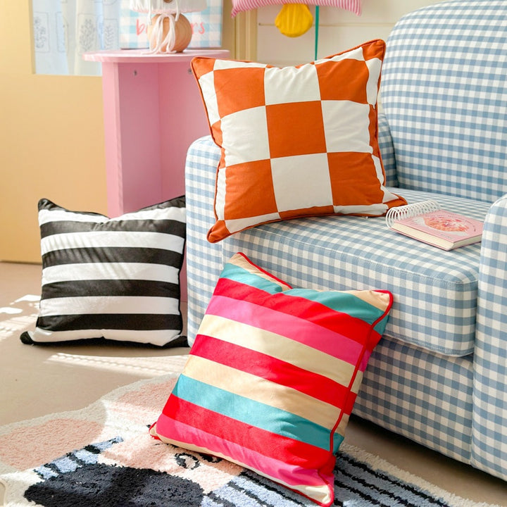 Decorative checkered cushion cover made of velvet velours with piping and concealed zipper
