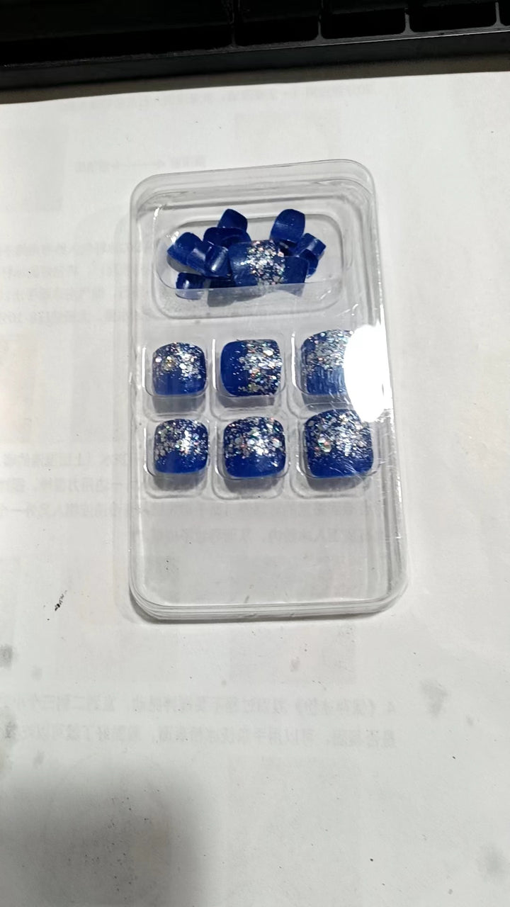 Glitter Accent Press-On Nail Set Kalsten