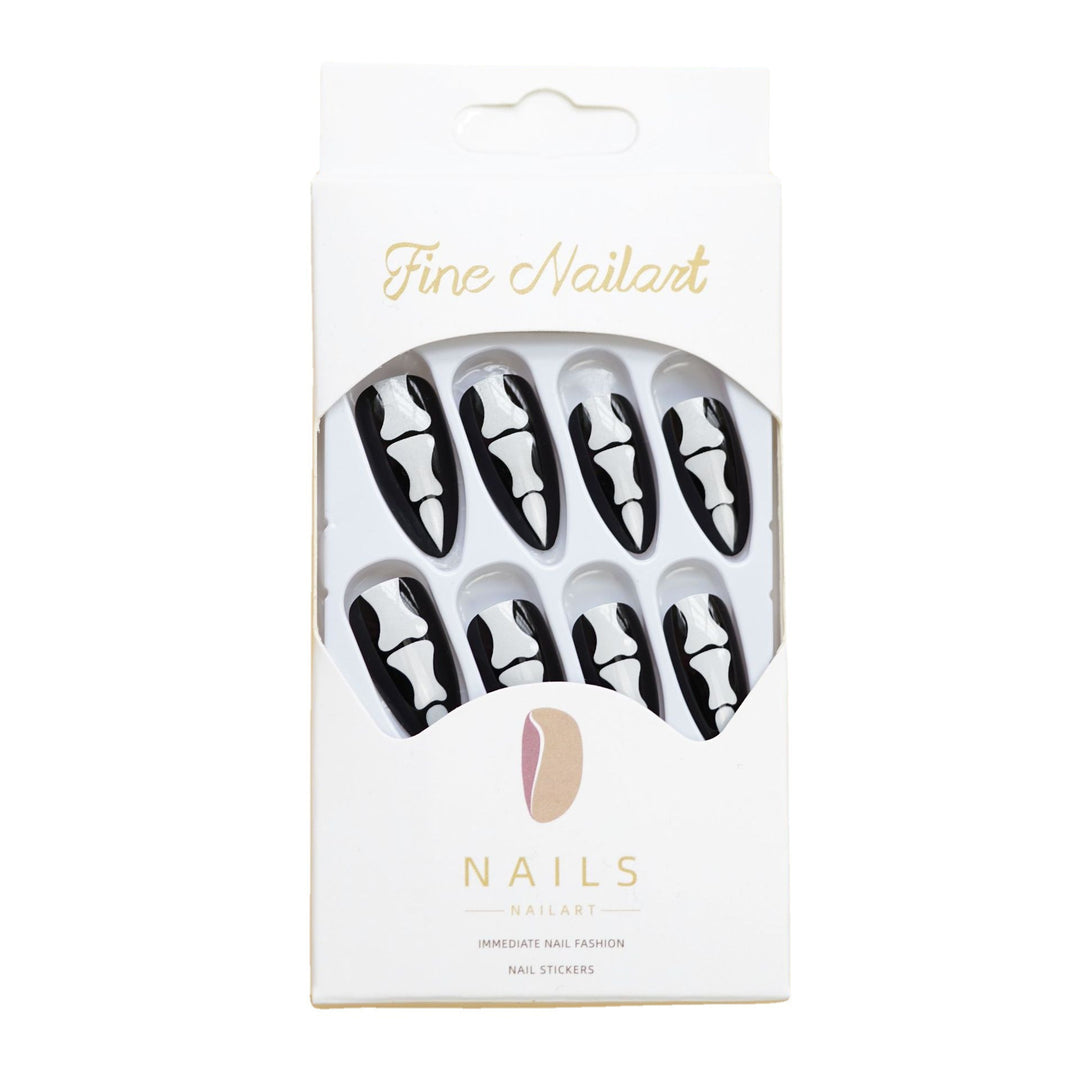 Holiday-Themed Press-On Nail Art Kalsten