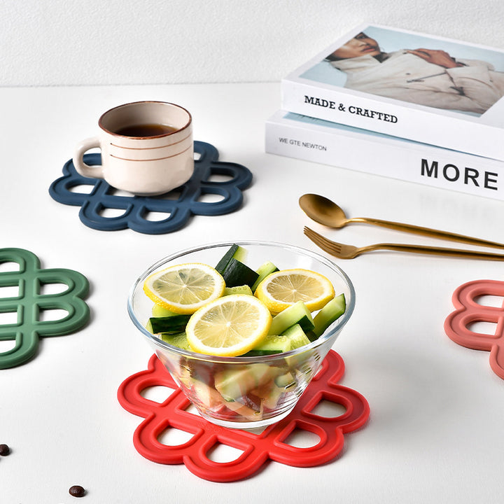Heat-resistant silicone coaster with decorative design Kalsten