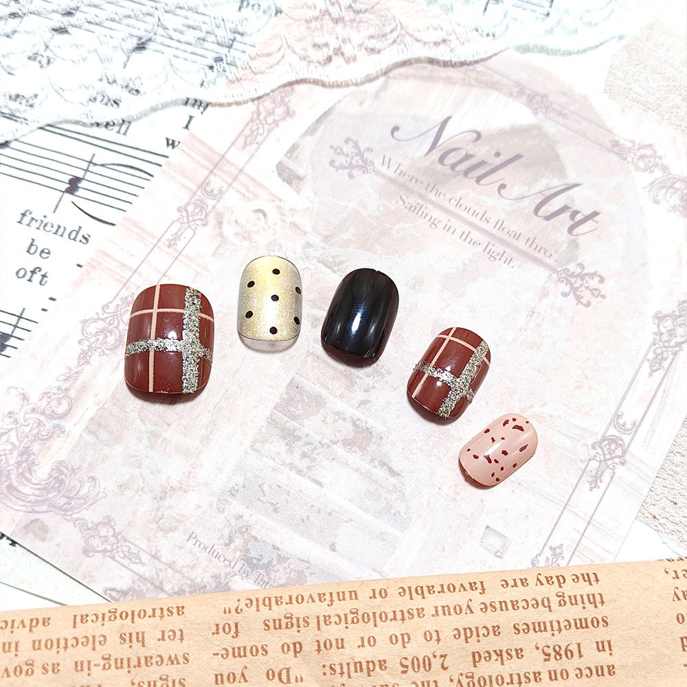 Art Nails in Creative Vintage Design Kalsten