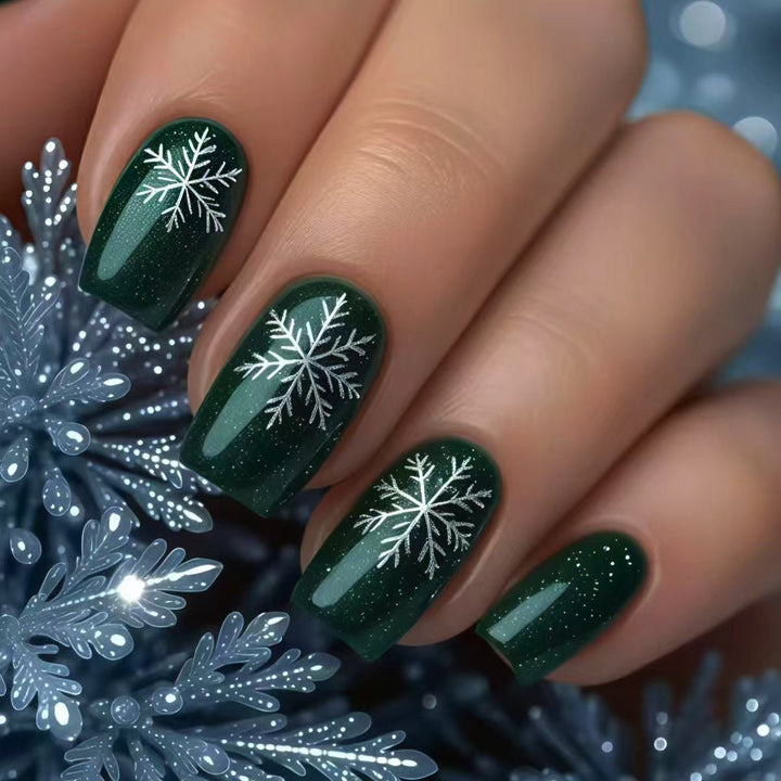 Winter-Themed Nail Art Kalsten
