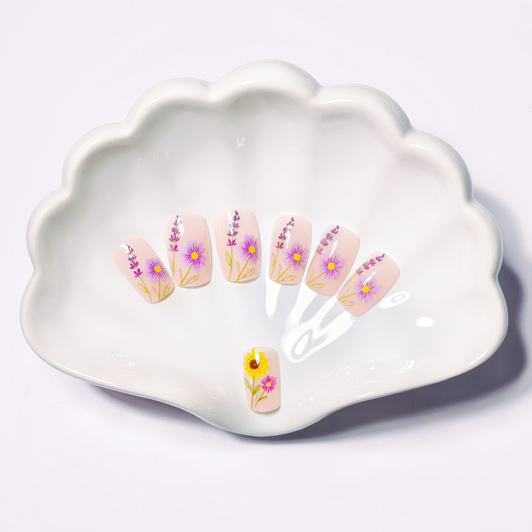 Glittering artificial nails with floral patterns Kalsten