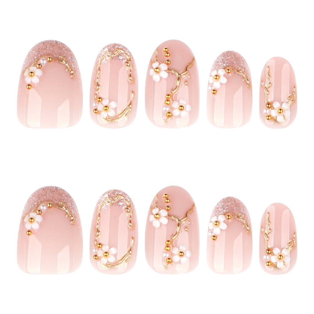 Artful and elegant nail art with floral elements Kalsten