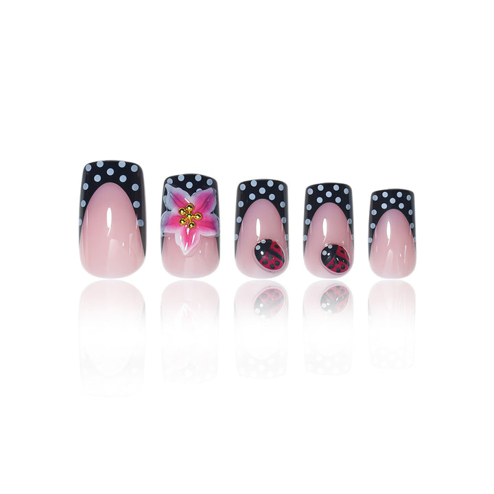 Floral-Patterned Nail Art Extensions Kalsten