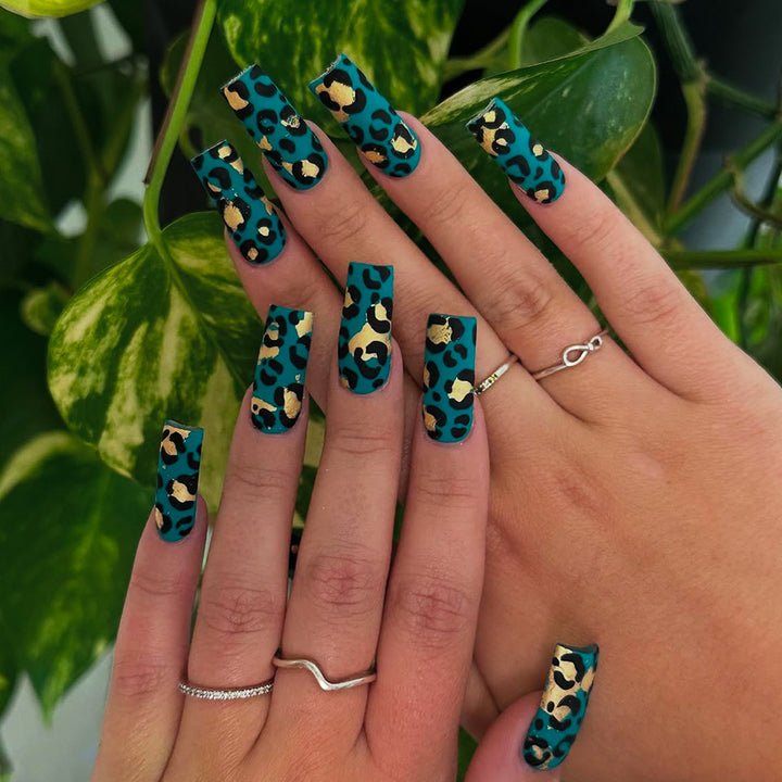Artificial nails in leopard design Kalsten