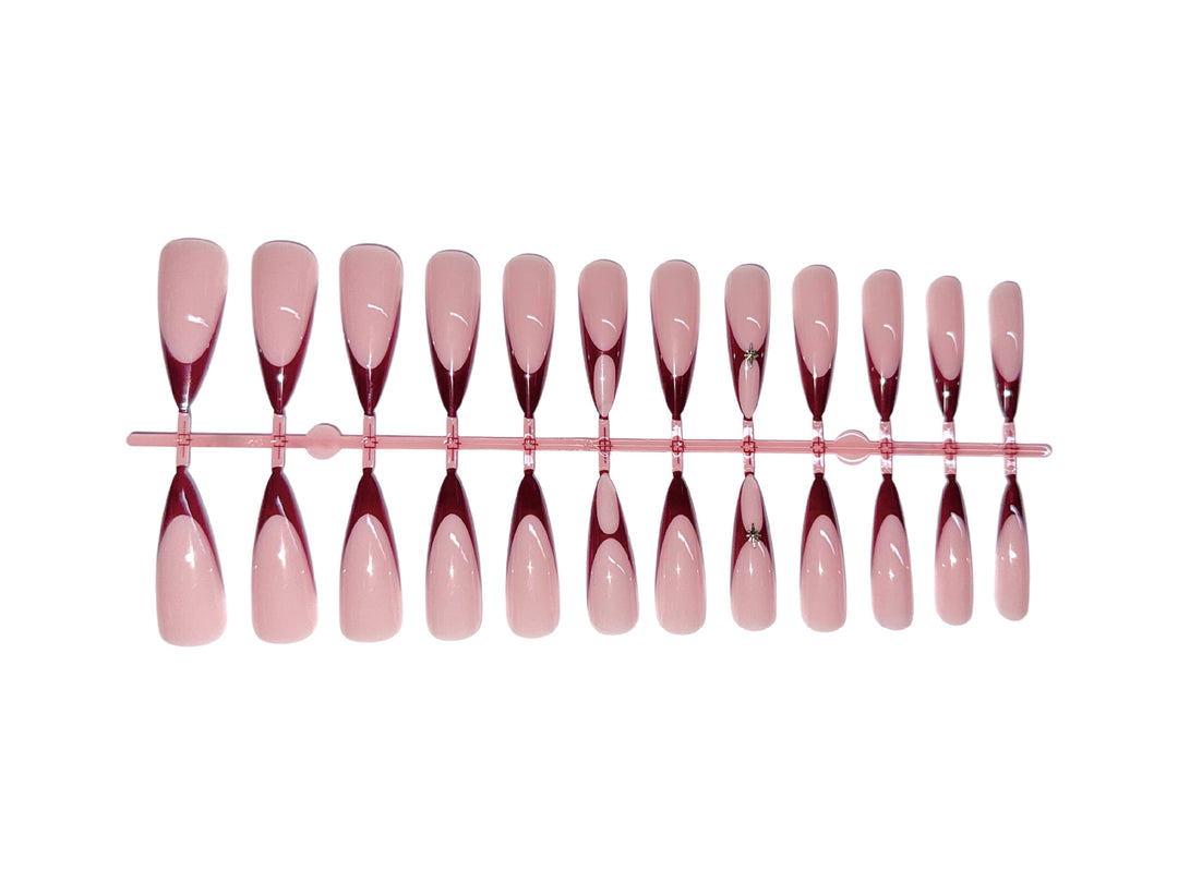 Nail art set with pointed shapes and shiny accents Kalsten