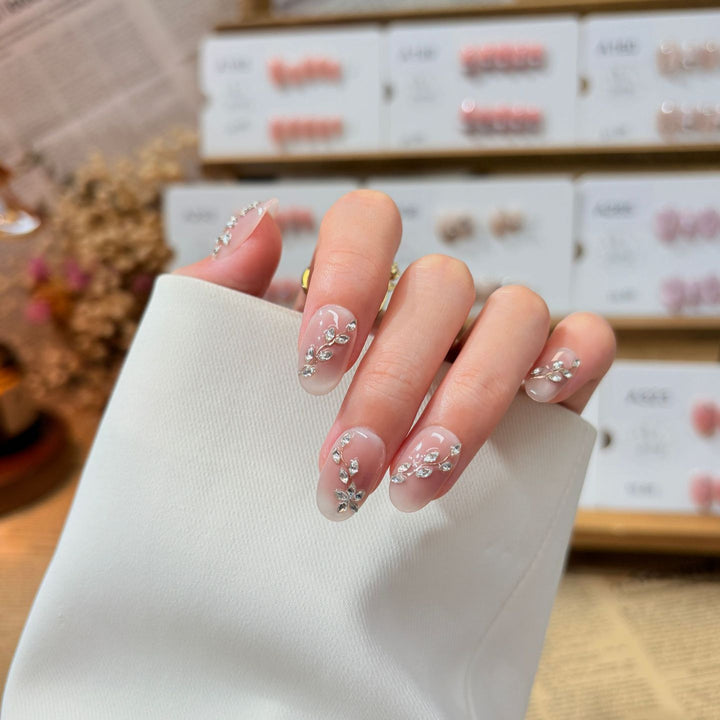 Elegant Rhinestone-Embellished Press-On Nail Set Kalsten