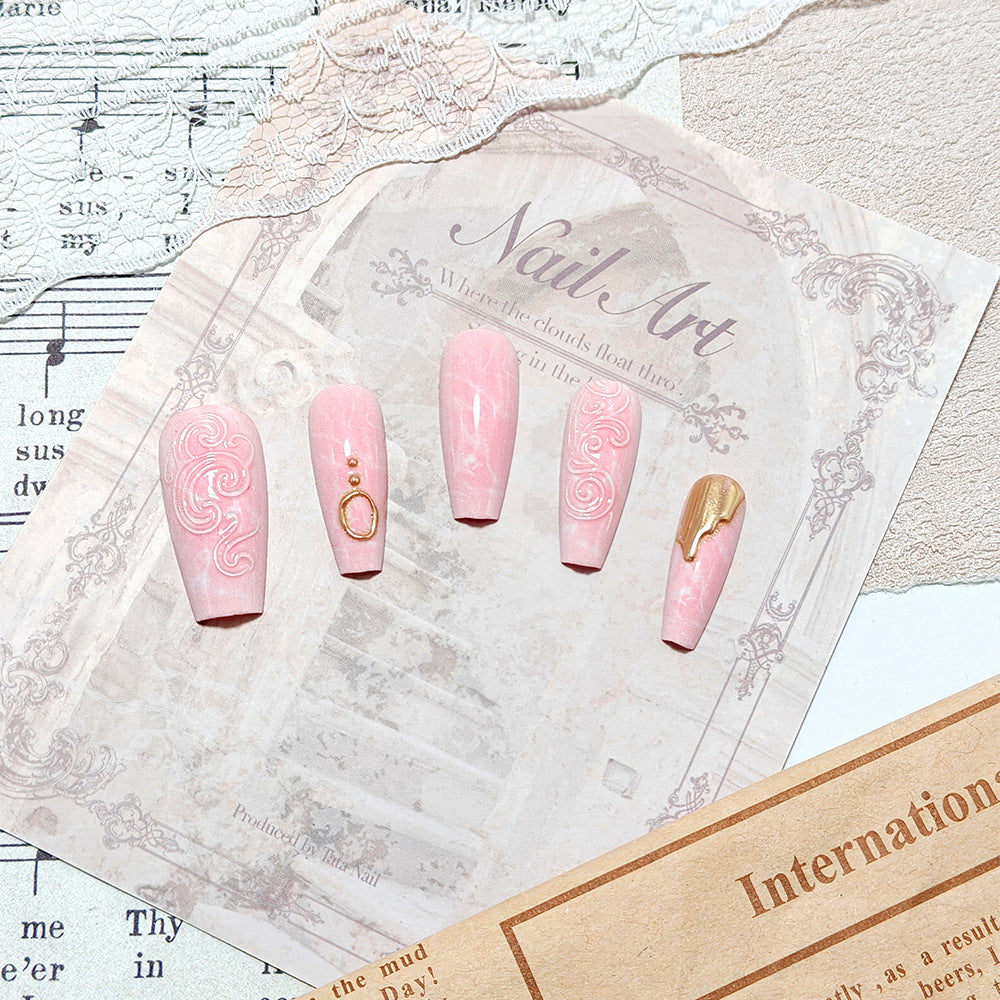 Elegant and Decorative Art Nails Kalsten